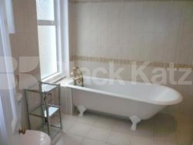 			4 Bedroom, 1 bath, 1 reception Flat			 Birchington Road, CROUCH END N8